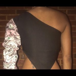 One shoulder Money sleeve